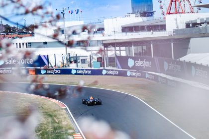 George Russell au volant de la Mercedes lors des essais libres du GP du Japon 2026 à Suzuka