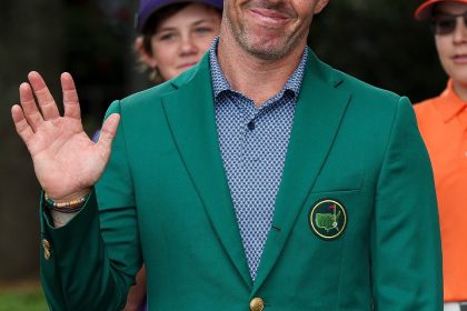 Rory McIlroy enchaîne 4 birdies en 5 trous au Masters Augusta 2026 Round 2