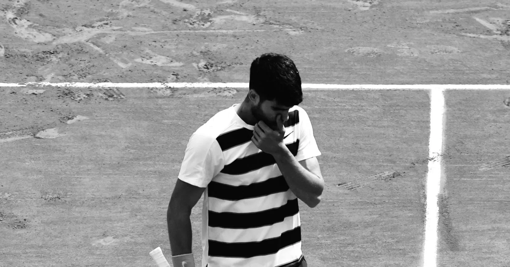 Carlos Alcaraz annonce son forfait pour Rome et Roland-Garros 2026 blessure poignet