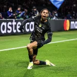 Bradley Barcola avec le maillot du PSG