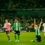 Héctor Bellerín célèbre son but égalisateur pour Real Betis contre Real Madrid LaLiga 2026