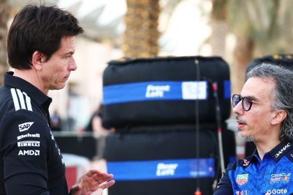 Réunion FIA règlement F1 2026 Toto Wolff et Laurent Mékies en discussion