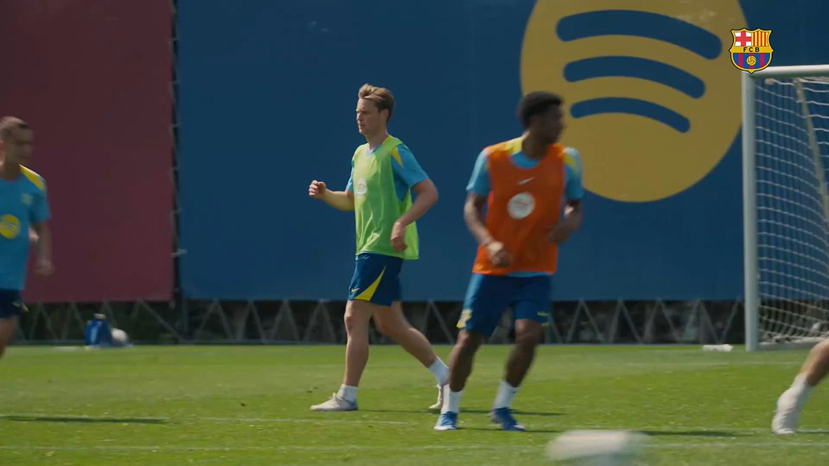 Frenkie de Jong retrouve le groupe d'entraînement du FC Barcelone avant le retour LDC contre l'Atlético Madrid