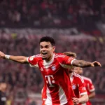 Luis Díaz célèbre la qualification du Bayern Munich pour la finale de la Coupe d'Allemagne 2026 face à Leverkusen