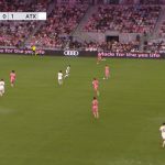 Messi célèbre son premier but dans le Nu Stadium d'Inter Miami face à Austin FC en MLS 2026