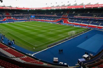 Parc des Princes Paris vu depuis les tribunes avant PSG Bayern Munich Ligue des Champions