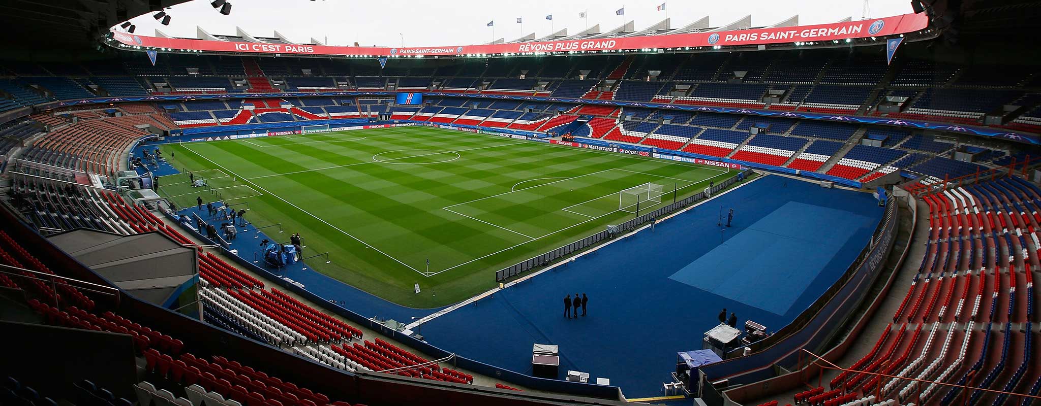Parc des Princes Paris vu depuis les tribunes avant PSG Bayern Munich Ligue des Champions