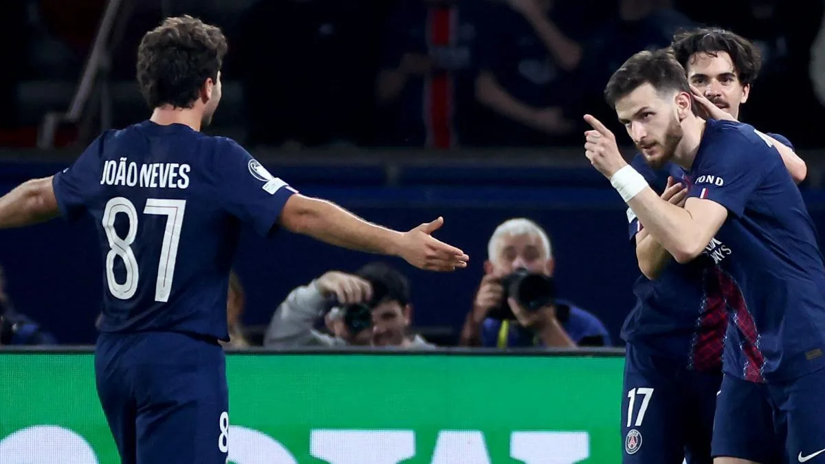 Joueurs du PSG célébrant un but contre Liverpool en quart de finale de Ligue des Champions 2026