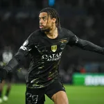 Maillot night edition PSG pour le match Liverpool - Paris Saint-Germain à Anfield