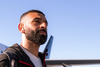 Mohamed Salah arrive a Paris avec Liverpool avant PSG-Liverpool en Ligue des Champions 2026