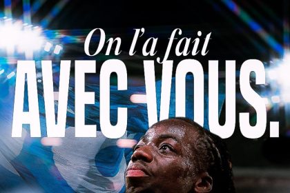 Joueurs du Racing Club de Strasbourg célébrant la qualification en demi-finale de la Conference League 2026