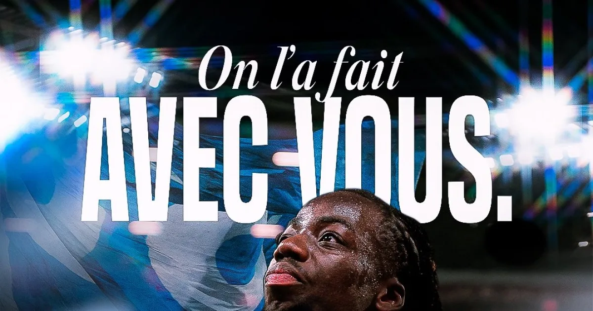 Joueurs du Racing Club de Strasbourg célébrant la qualification en demi-finale de la Conference League 2026