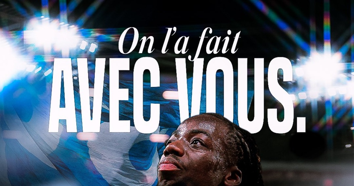 Joueurs du Racing Club de Strasbourg célébrant la qualification en demi-finale de la Conference League 2026