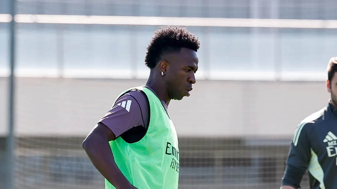 Vinicius Jr à l’entraînement avec le Real Madrid, ciblé par la Premier League lors du mercato 2026