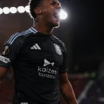 Ollie Watkins cu00e9lu00e8bre son doublu00e9 lors de Bologna-Aston Villa en quart de finale Europa League 2026