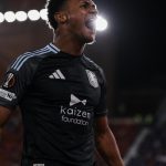 Ollie Watkins cu00e9lu00e8bre son doublu00e9 lors de Bologna-Aston Villa en quart de finale Europa League 2026