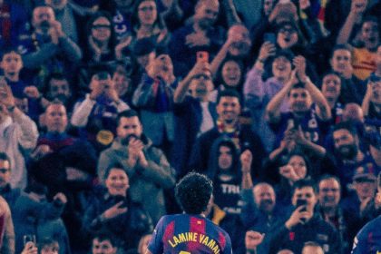 Lamine Yamal célèbre son but lors du derby Barca-Espanyol, match de la Liga avril 2026