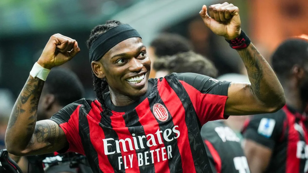 Rafael Leão lors d'un match de l'AC Milan, mercato 2026