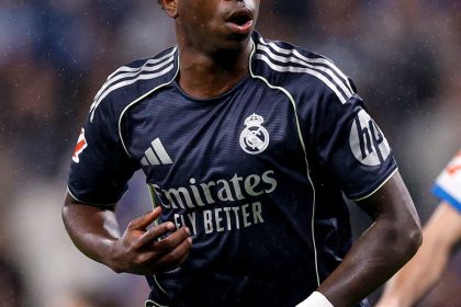 Vinicius Jr célèbre son doublé face à l'Espanyol pour le Real Madrid en Liga
