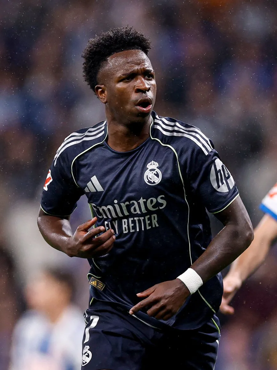 Vinicius Jr célèbre son doublé face à l'Espanyol pour le Real Madrid en Liga