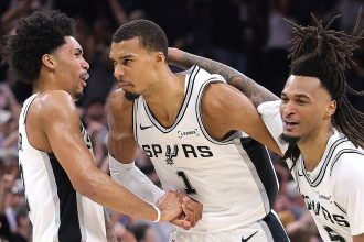 Wembanyama Game 4 contre le Thunder — Spurs égalisent 2-2 NBA Playoffs 2026