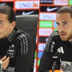 Anis Hadj Moussa et Ramiz Zerrouki en conférence de presse avant Pays-Bas - Algérie, match amical du 3 juin 2026 à Rotterdam