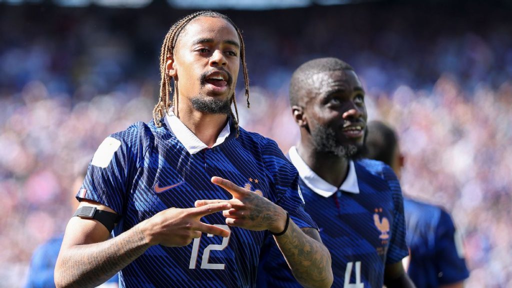 Bradley Barcola célèbre son but lors de France - Sénégal à la Coupe du monde 2026