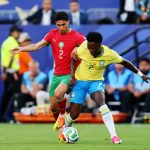 Vinicius Junior face à Achraf Hakimi lors de Brésil - Maroc à la Coupe du monde 2026