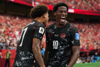 Jonathan David célèbre son triplé lors de Canada-Qatar (6-0) à la Coupe du monde 2026