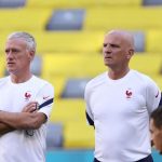 Didier Deschamps et son adjoint Guy Stéphan lors d'un rassemblement de l'équipe de France