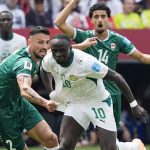 Sadio Mané à la lutte avec la défense irakienne lors de Sénégal-Irak à la Coupe du monde 2026