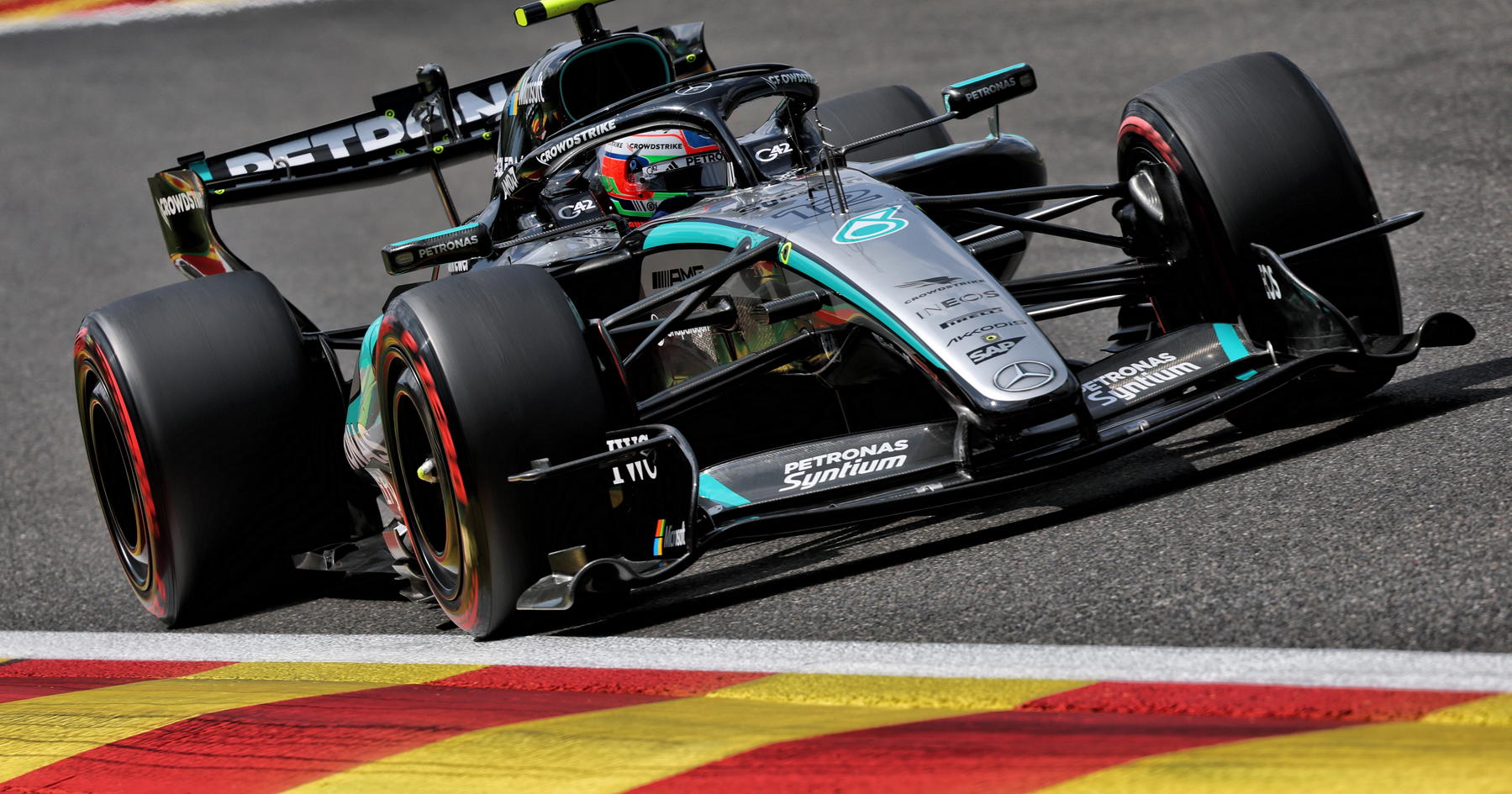 Kimi Antonelli au volant de sa Mercedes lors des qualifications du GP de Belgique 2026 à Spa-Francorchamps