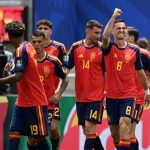 Joueurs de l'Espagne célébrant un but face à la Belgique en quart de finale de la Coupe du monde 2026