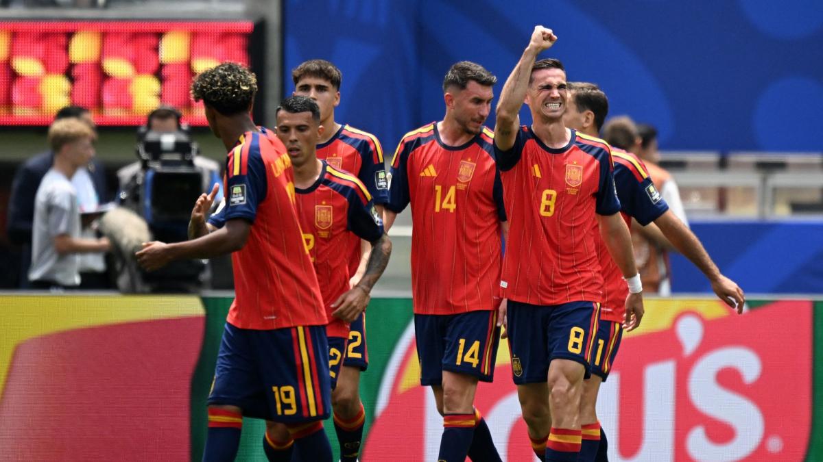 Joueurs de l'Espagne célébrant un but face à la Belgique en quart de finale de la Coupe du monde 2026