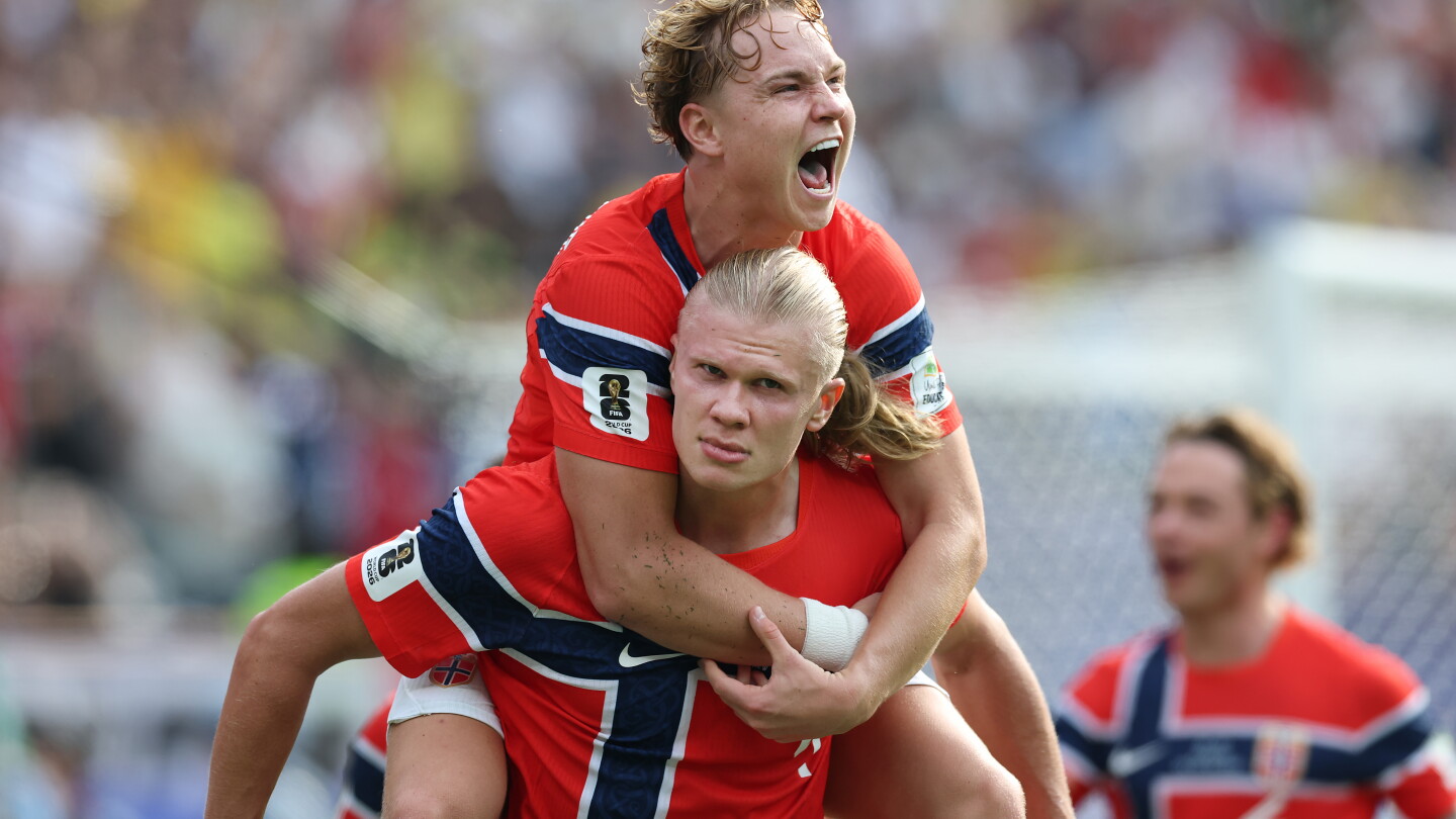 Erling Haaland célèbre son doublé avec la Norvège face au Brésil en 8es de finale de la Coupe du Monde 2026