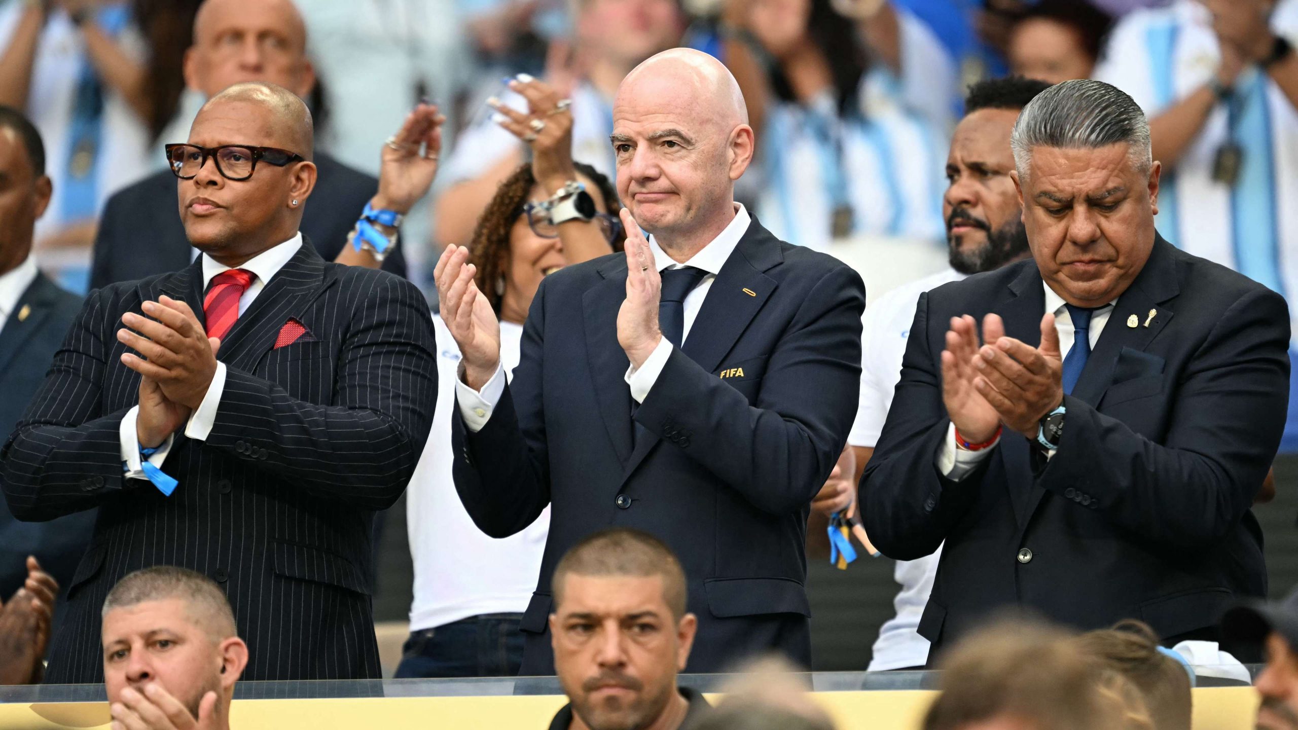 Gianni Infantino aux côtés de dirigeants de l'AFA lors du Mondial 2026