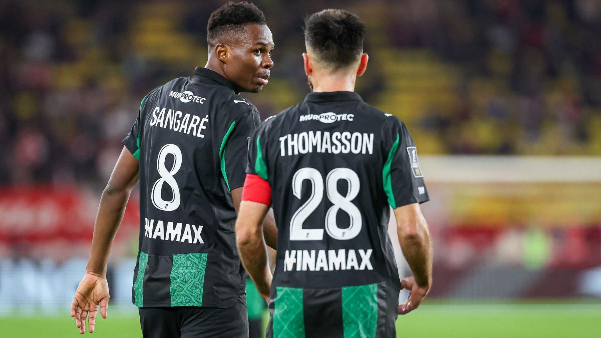 Mamadou Sangaré sous le maillot du RC Lens avant son transfert record vers Brentford