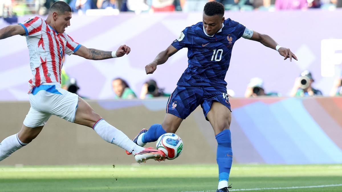 Kylian Mbappé face au Paraguay lors des 8es de finale de la Coupe du Monde 2026