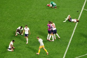 Joueurs anglais et mexicains au coup de sifflet final du 8e de finale Coupe du Monde 2026 à l'Azteca
