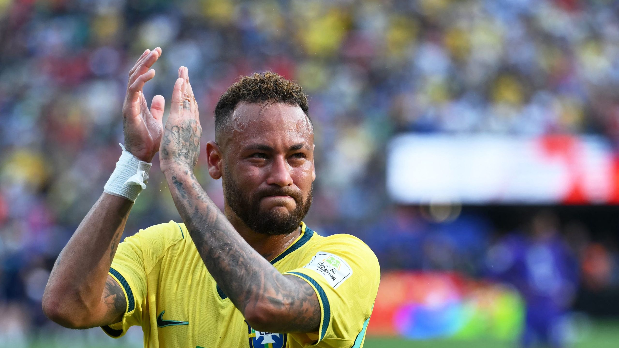 Neymar en larmes après l'élimination du Brésil face à la Norvège, avant l'annonce de sa retraite internationale