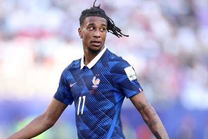 Michael Olise sous le maillot de l'équipe de France lors de la Coupe du Monde 2026