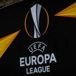 Trophée et ballon officiels de l'UEFA Europa League avant le tirage de la phase de ligue 2026-2027