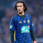 Ayyoub Bouaddi avec le maillot du LOSC Lille, cible de Manchester City pour environ 130 millions d’euros