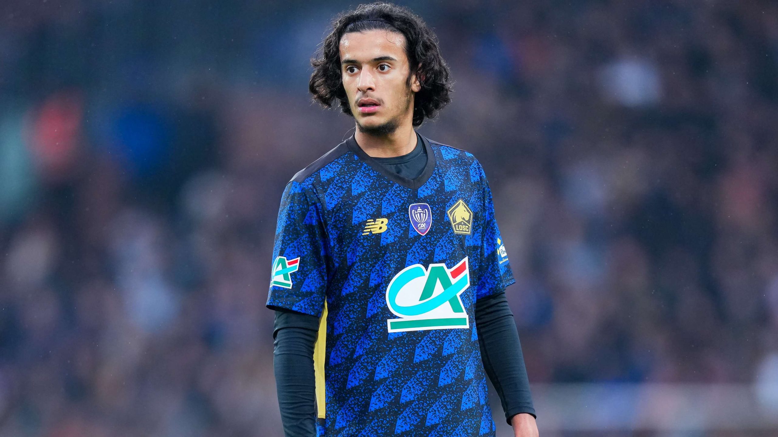 Ayyoub Bouaddi avec le maillot du LOSC Lille, cible de Manchester City pour environ 130 millions d’euros