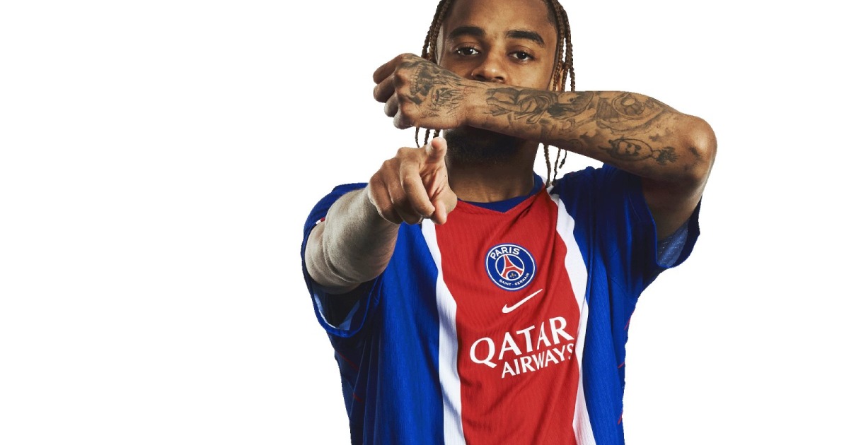 Bradley Barcola sous le maillot du PSG, au coeur du mercato estival 2026