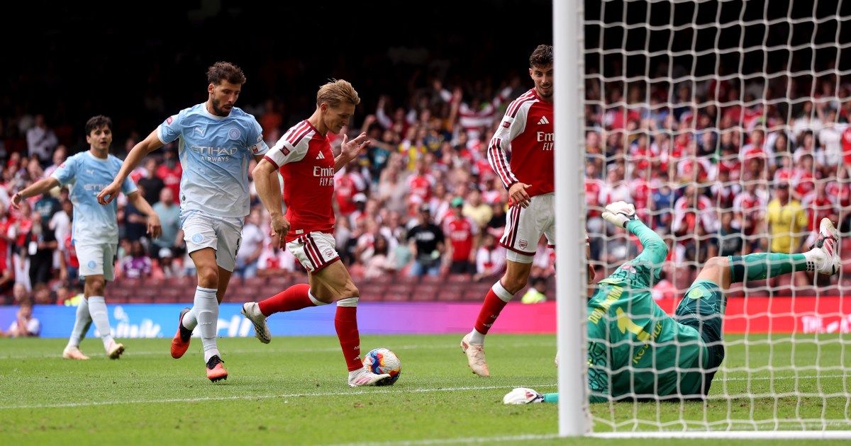 Martin Odegaard célèbre son but face à Manchester City en Community Shield 2026