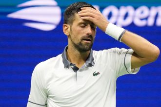 Novak Djokovic depite apres sa defaite au 1er tour de l'US Open 2026 face a Mariano Navone