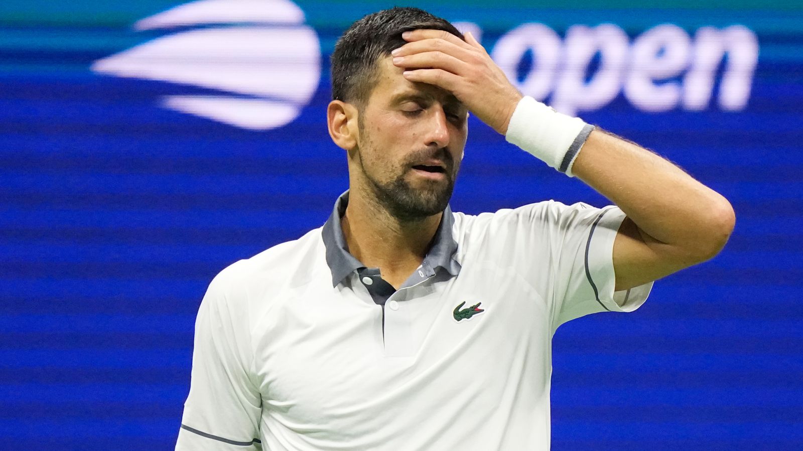Novak Djokovic depite apres sa defaite au 1er tour de l'US Open 2026 face a Mariano Navone