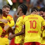 Florian Thauvin célèbre son but avec ses coéquipiers du RC Lens en finale du Trophée des Champions face au PSG, août 2026