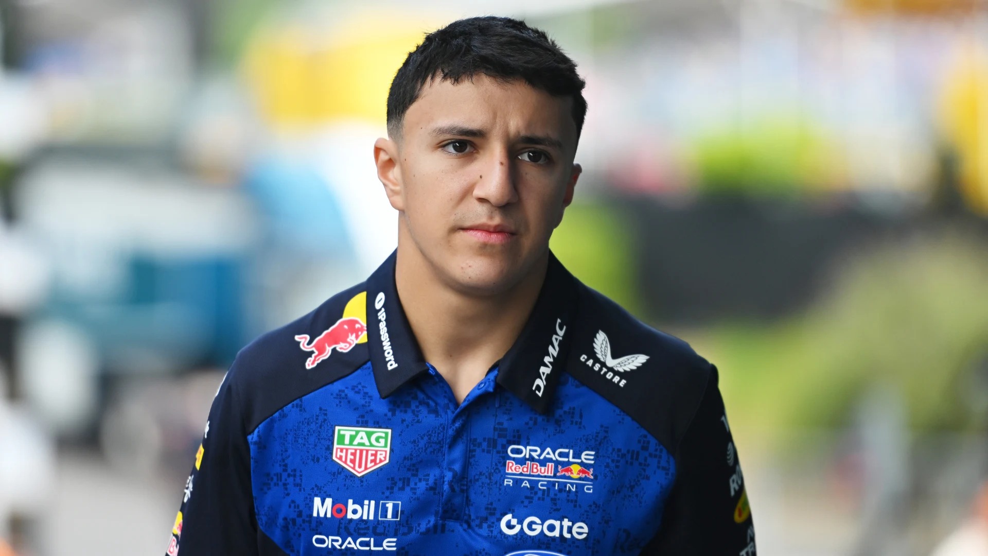 Isack Hadjar en tenue Red Bull, forfait pour le Grand Prix des Pays-Bas de F1